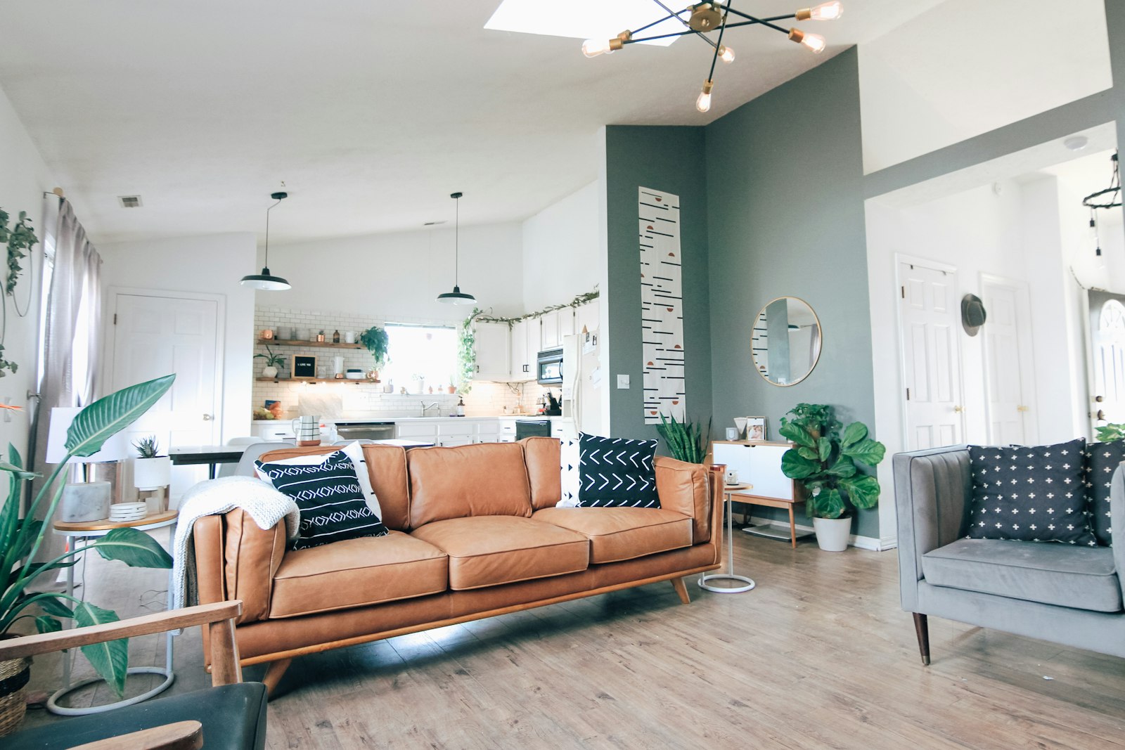 Tbp clean finished home interior L7EwHkq1B2s 1