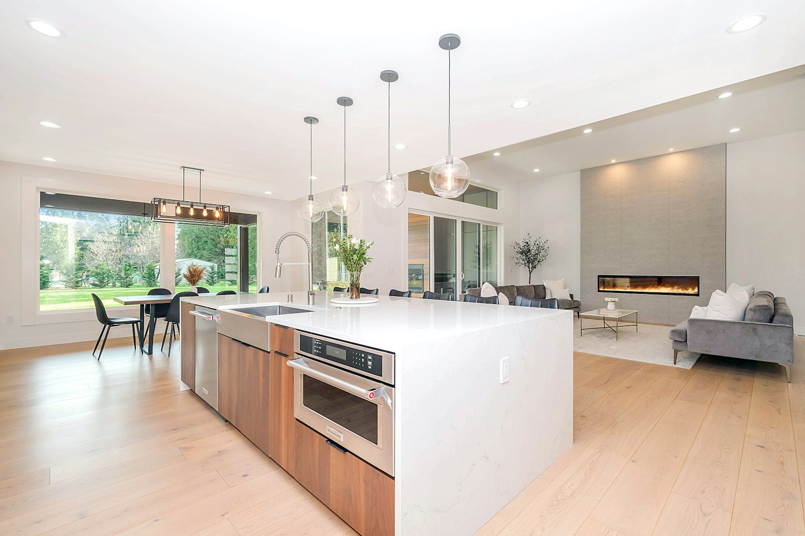 Tbp luxury home kitchen interior UPbYh3A5cdg